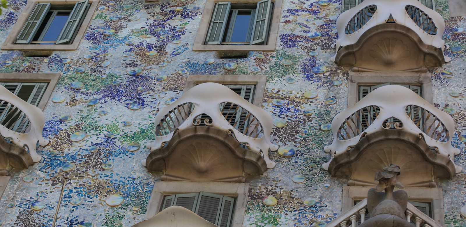 exterior-of-casa-batllo