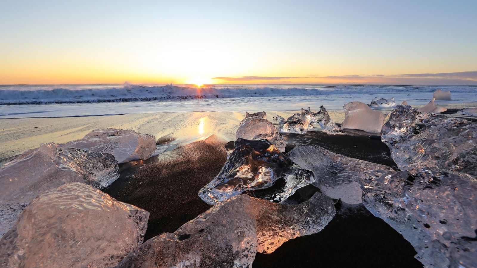 jokulsarlon-beach